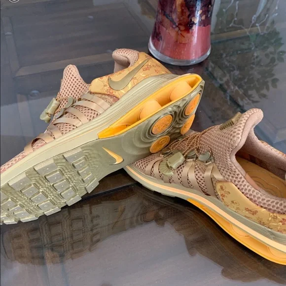 Nike Shox Gravity Metallic gold - Picture 5 of 6